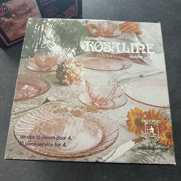 Vintage Rosaline 16pc Hostess Set - Picture 3 of 4